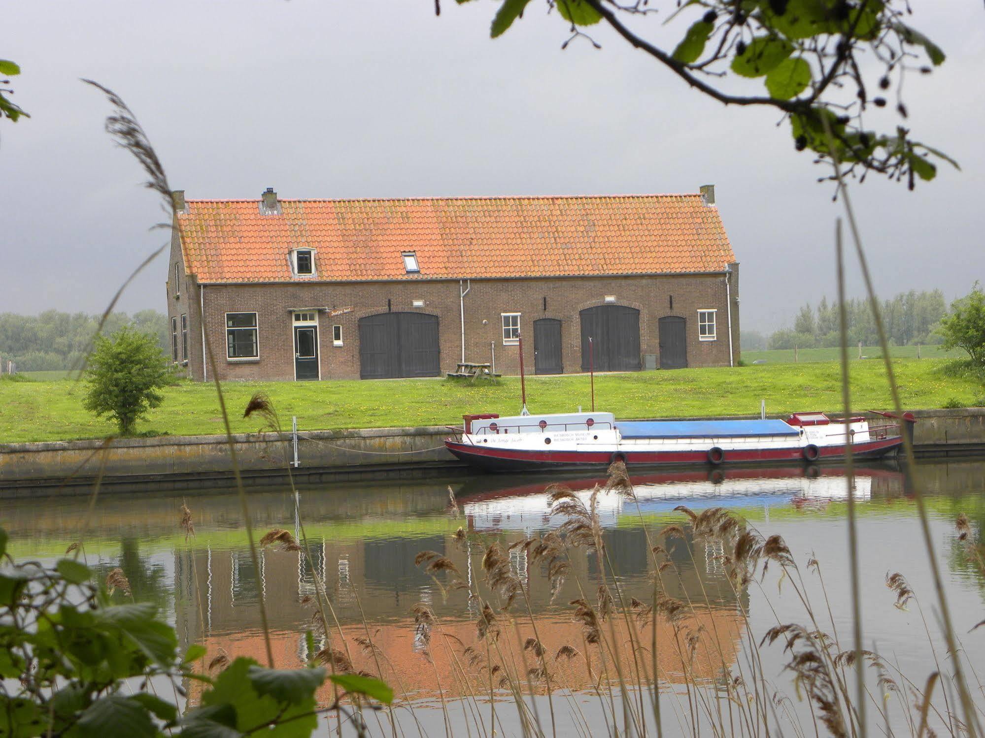 De Brabantse Biesbosch Hotel 3*